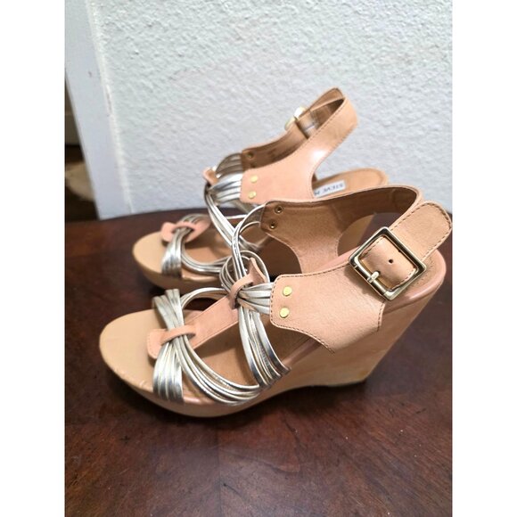 Steve Madden Gold & Nude Strappy Wedge Sandals With Buckle Closure Size 7.5 - Picture 4 of 13